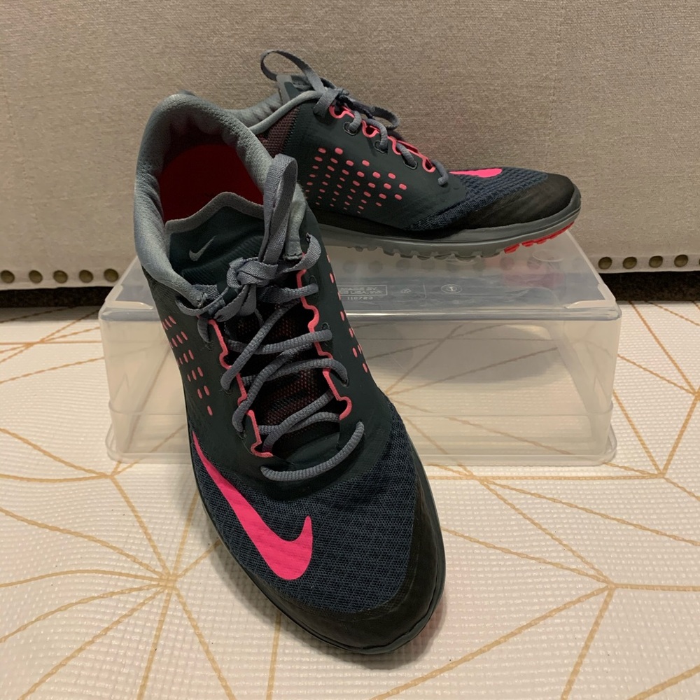 Women’s Nike sneakers